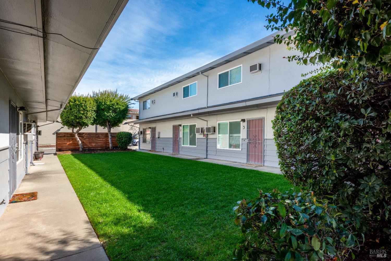 Detail Gallery Image 1 of 5 For 140 Cernon St #2,  Vacaville,  CA 95688 - 2 Beds | 1 Baths