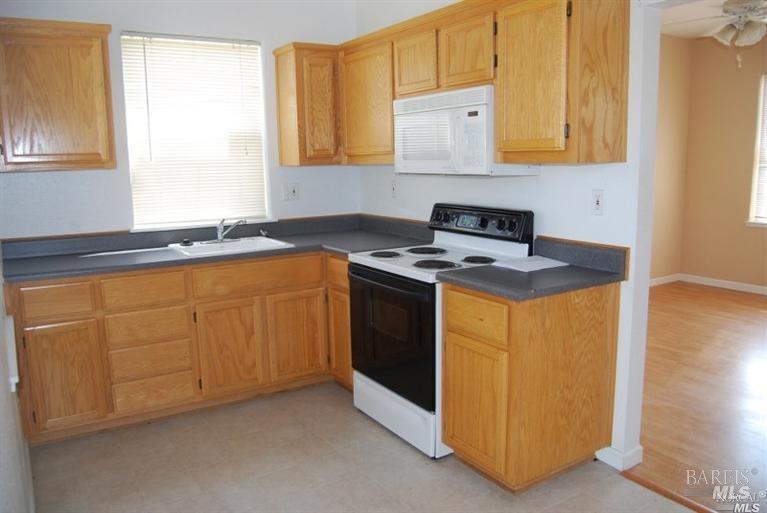 Detail Gallery Image 2 of 3 For 148 N 3rd St #B,  Rio Vista,  CA 94571 - 1 Beds | 1 Baths