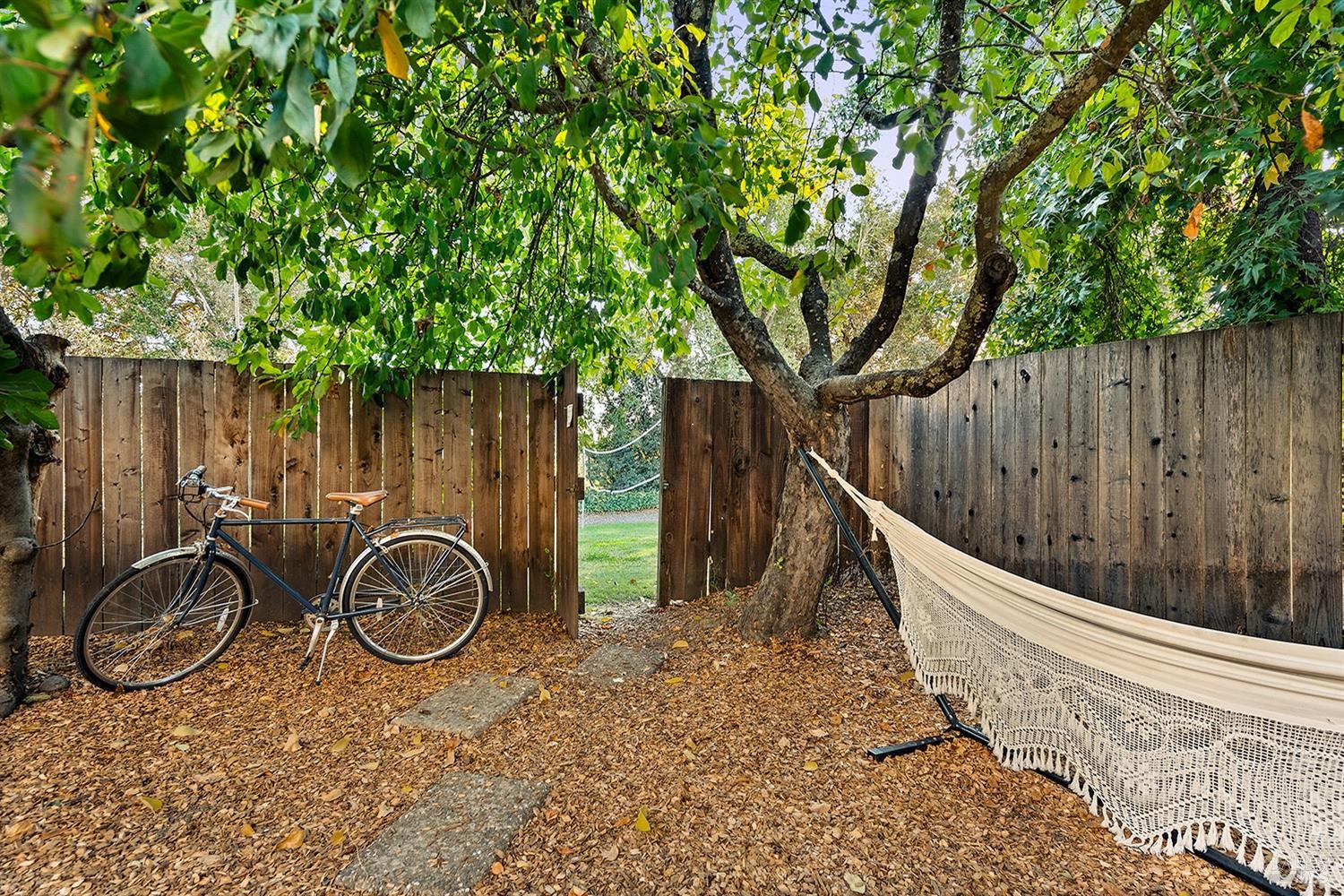 Detail Gallery Image 30 of 41 For 806 Canary Ct, Healdsburg,  CA 95448 - 3 Beds | 2/1 Baths