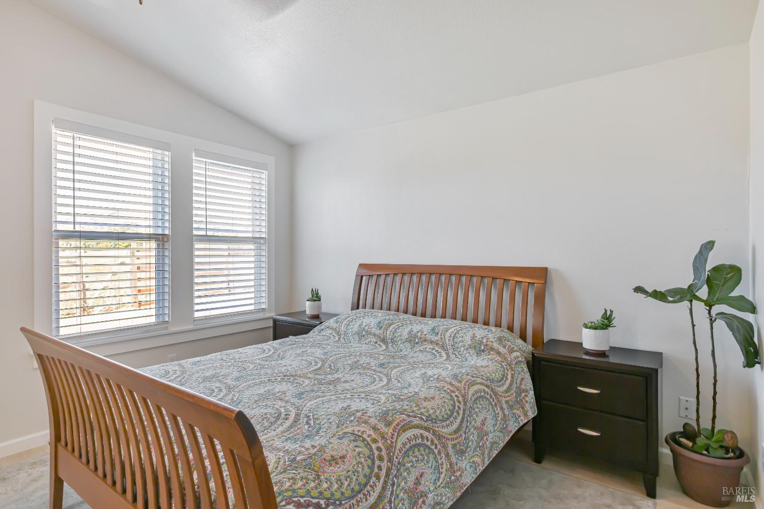 Detail Gallery Image 11 of 24 For 20 Yosemite Rd, San Rafael,  CA 94903 - 3 Beds | 2 Baths