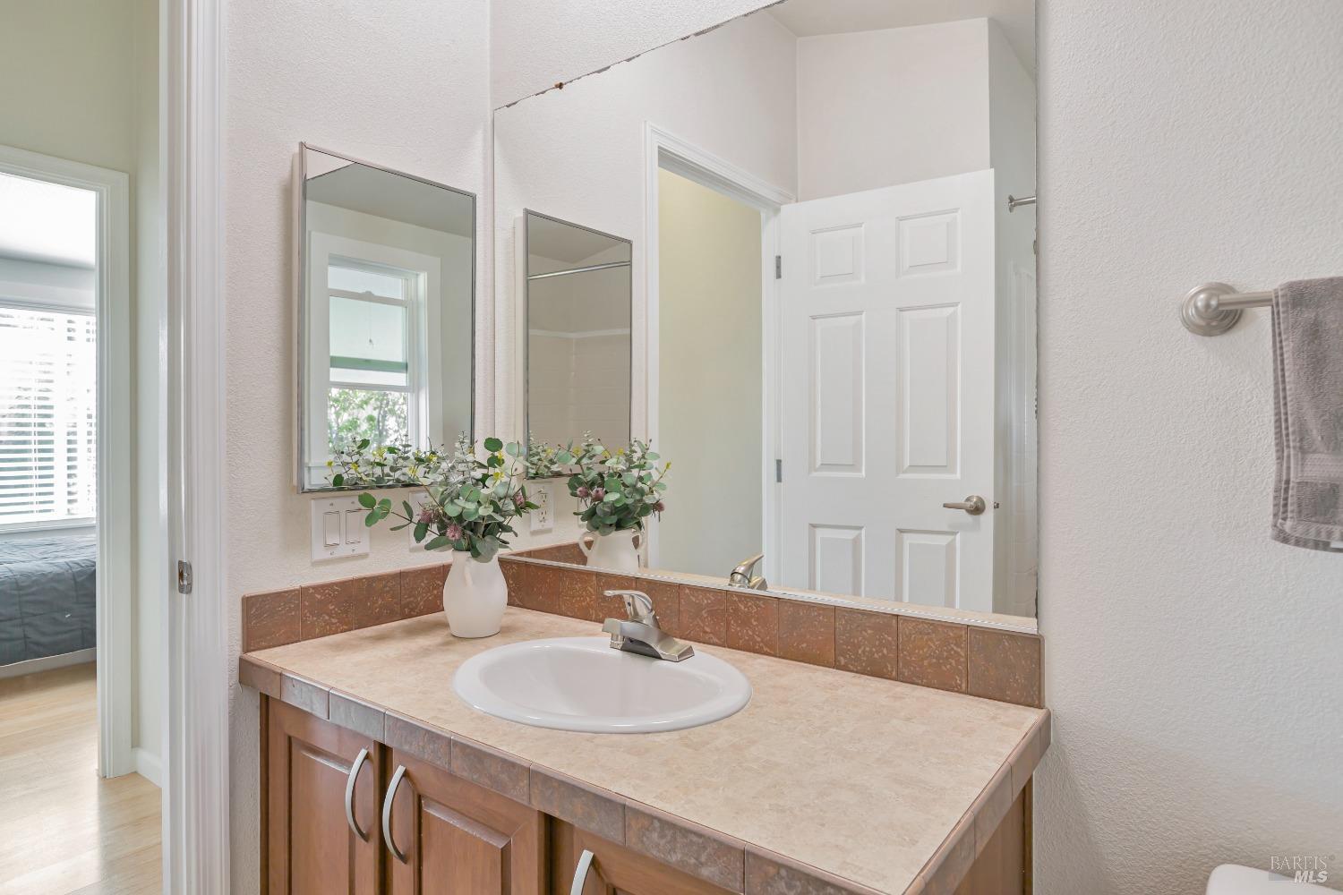 Detail Gallery Image 14 of 24 For 20 Yosemite Rd, San Rafael,  CA 94903 - 3 Beds | 2 Baths