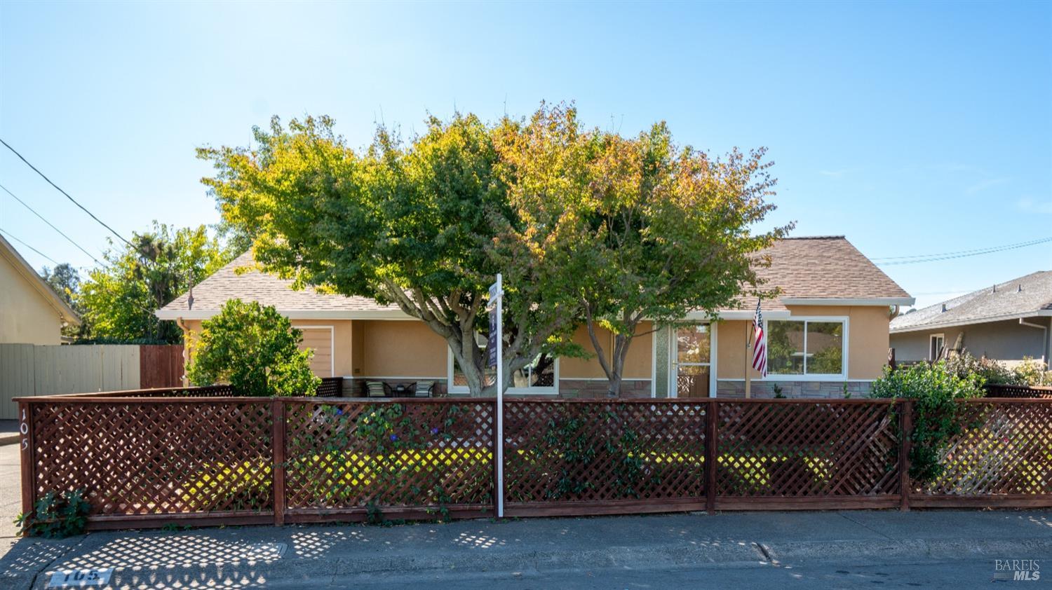 Detail Gallery Image 14 of 31 For 105 Ash Way, San Rafael,  CA 94903 - 3 Beds | 1 Baths