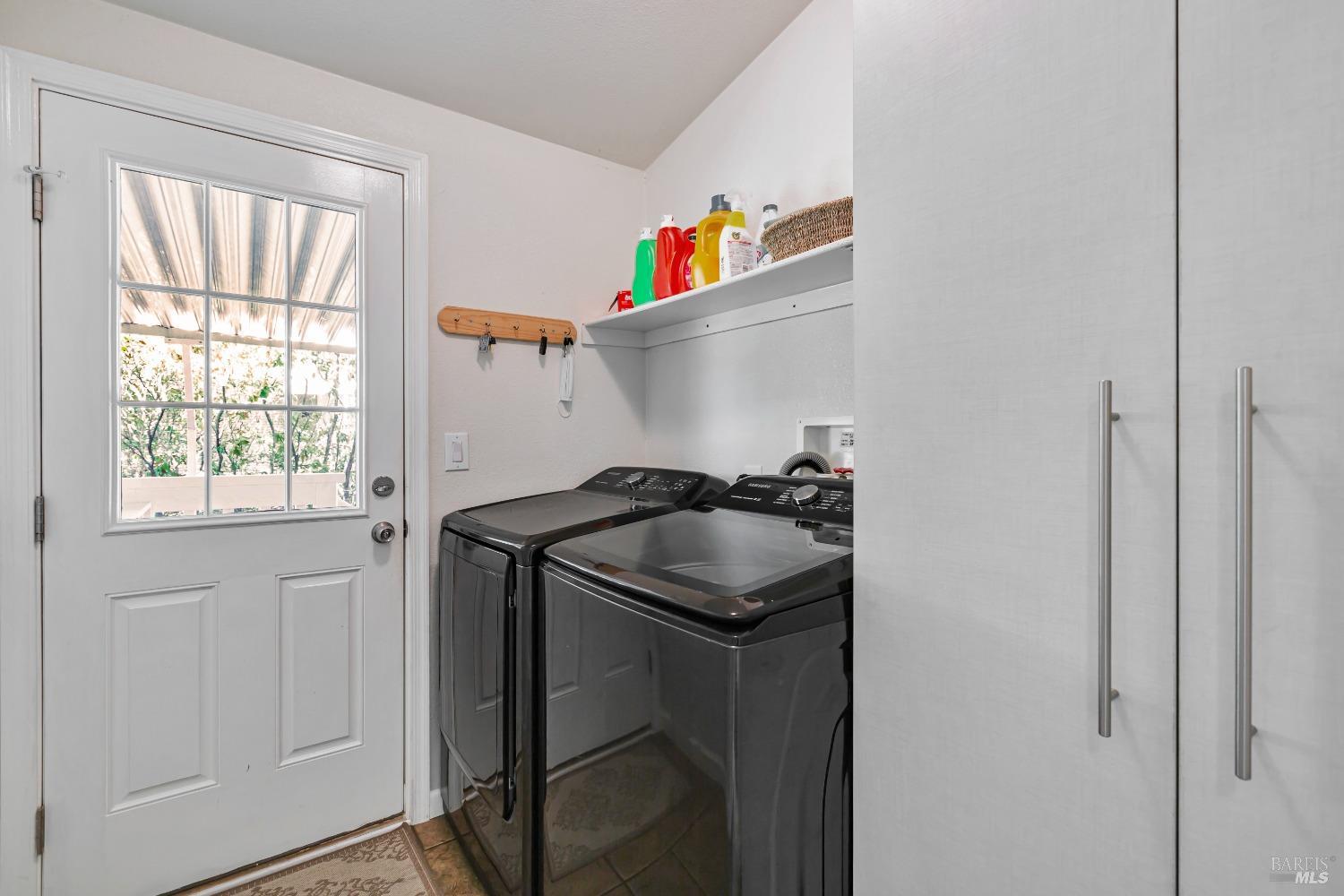 Detail Gallery Image 18 of 24 For 20 Yosemite Rd, San Rafael,  CA 94903 - 3 Beds | 2 Baths