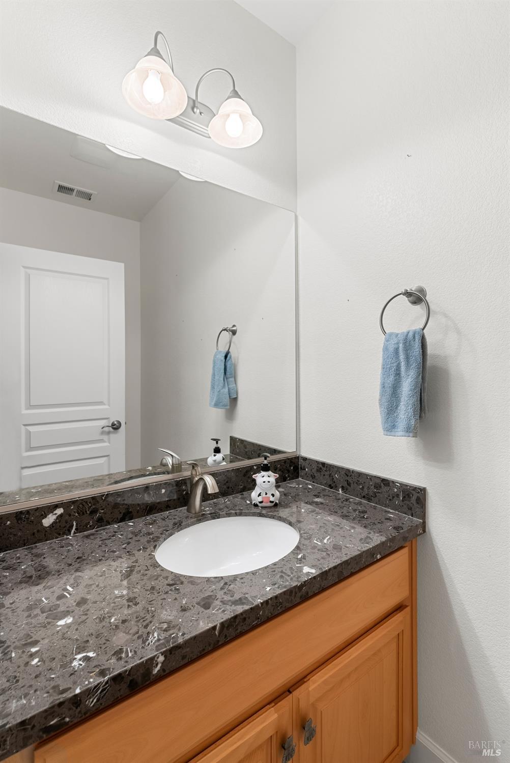 Detail Gallery Image 17 of 27 For 6350 Pine Valley Dr, Santa Rosa,  CA 95409 - 3 Beds | 2/1 Baths