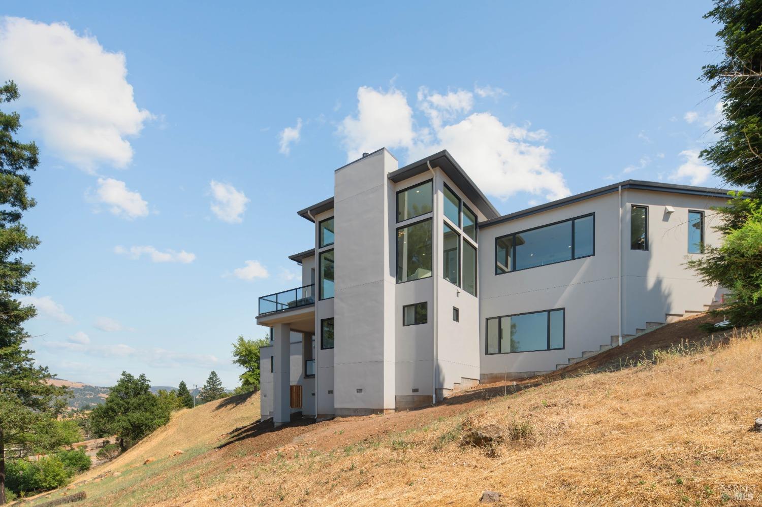 Detail Gallery Image 73 of 81 For 3917 Skyfarm Dr, Santa Rosa,  CA 95403 - 5 Beds | 6/1 Baths