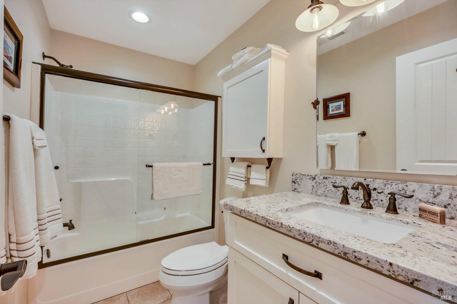 Detail Gallery Image 25 of 70 For 3012 Oak Crest Dr, Clearlake,  CA 95422 - 6 Beds | 3/1 Baths