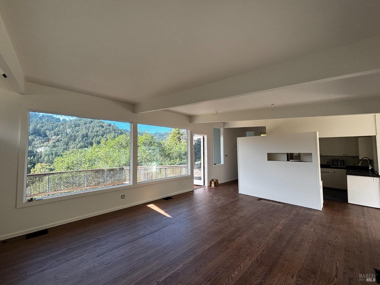 Detail Gallery Image 2 of 8 For 370 Lovell Ave, Mill Valley,  CA 94941 - 2 Beds | 1 Baths