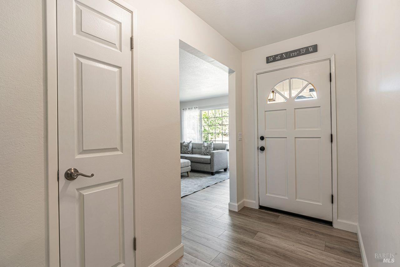 Detail Gallery Image 4 of 38 For 4793 Glencannon St, Santa Rosa,  CA 95405 - 3 Beds | 2 Baths