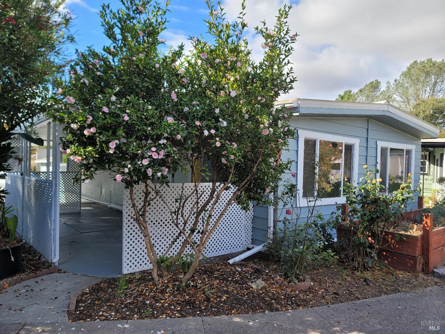 Detail Gallery Image 1 of 19 For 60 Sequoia Cir, Santa Rosa,  CA 95401 - 2 Beds | 2 Baths