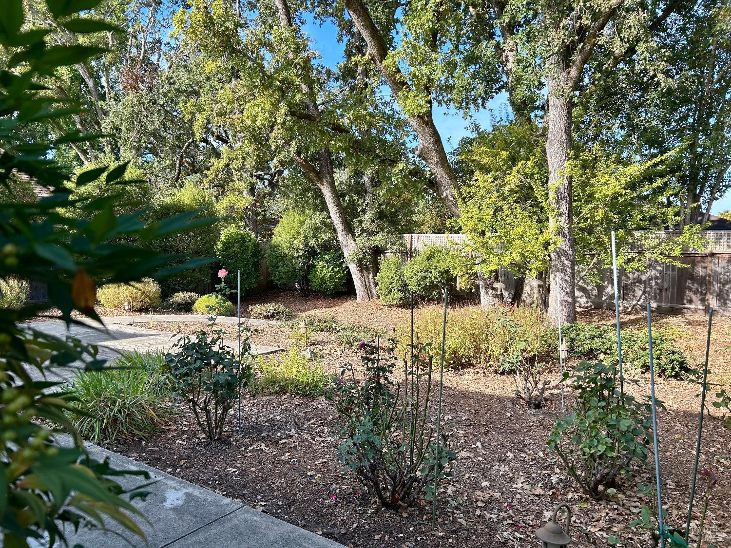 Detail Gallery Image 37 of 62 For 9221 Oak Trail Cir, Santa Rosa,  CA 95409 - 2 Beds | 2 Baths