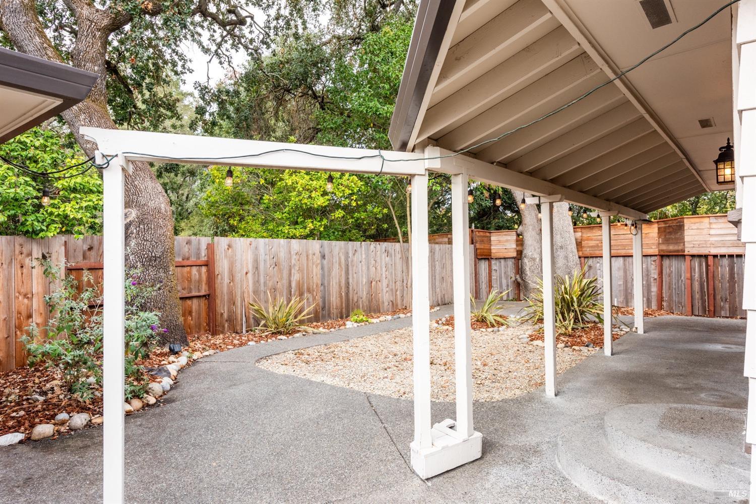 Detail Gallery Image 38 of 43 For 2417 Meyers Dr, Santa Rosa,  CA 95403 - 3 Beds | 2 Baths