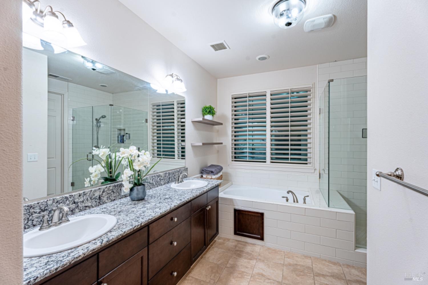 Detail Gallery Image 13 of 29 For 3368 Beverly Ave, Clovis,  CA 93619 - 3 Beds | 2 Baths