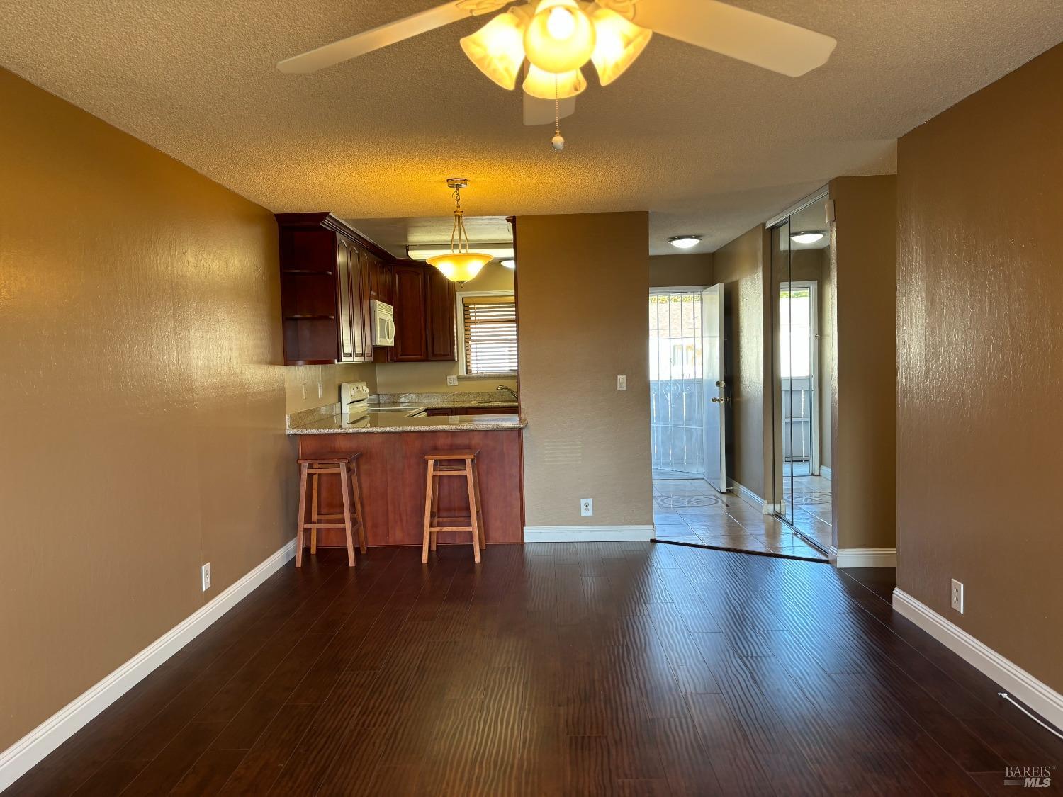 Detail Gallery Image 7 of 15 For 900 Southampton Rd #92,  Benicia,  CA 94510 - 2 Beds | 1 Baths