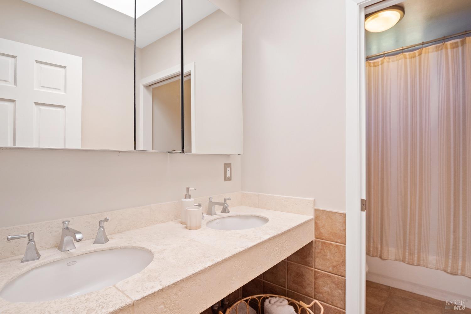 Detail Gallery Image 17 of 20 For 305 Bristol Pl, Mill Valley,  CA 94941 - 4 Beds | 2/1 Baths