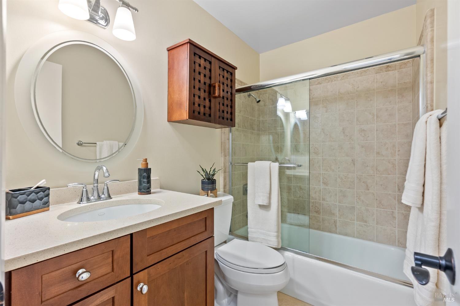 Detail Gallery Image 25 of 27 For 8 Escalle Ln, Larkspur,  CA 94939 - 2 Beds | 2/1 Baths