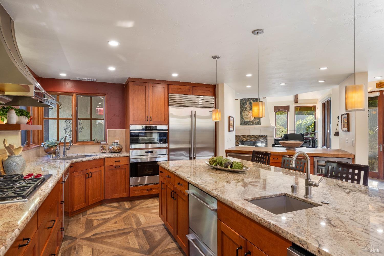 Detail Gallery Image 9 of 33 For 1105 White Oak Dr, Santa Rosa,  CA 95409 - 3 Beds | 3/1 Baths