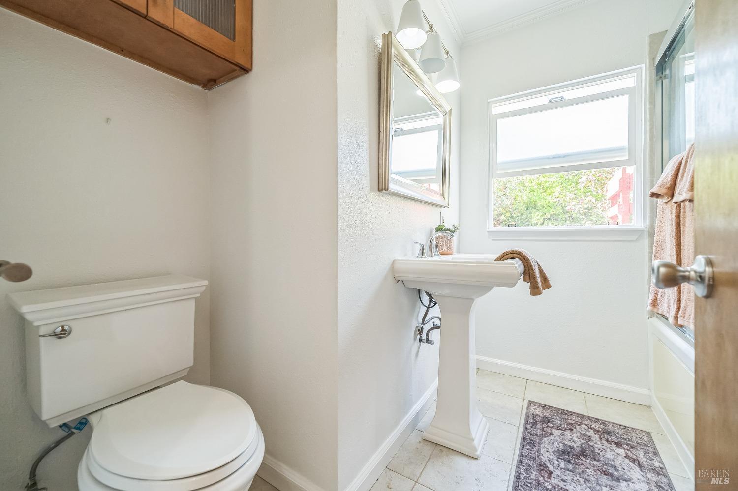 Detail Gallery Image 11 of 24 For 533 Buss Ave, Vallejo,  CA 94591 - 3 Beds | 2 Baths