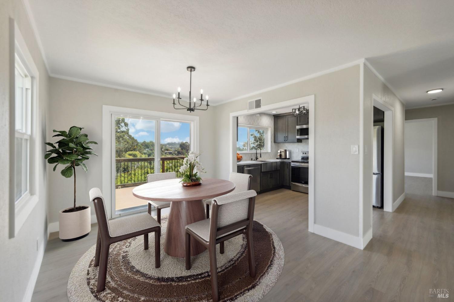 Detail Gallery Image 12 of 50 For 43 Alta Vista Way, San Rafael,  CA 94901 - 3 Beds | 2 Baths