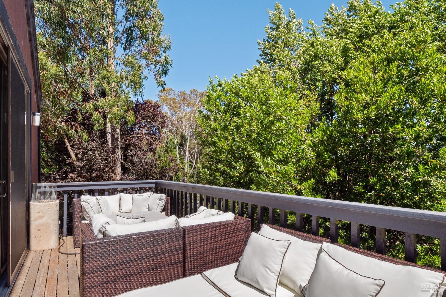 Detail Gallery Image 9 of 20 For 305 Bristol Pl, Mill Valley,  CA 94941 - 4 Beds | 2/1 Baths