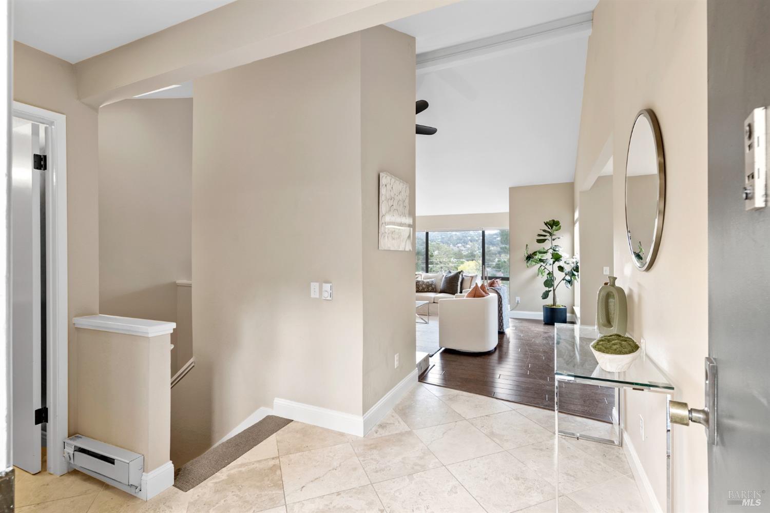 Detail Gallery Image 7 of 27 For 8 Escalle Ln, Larkspur,  CA 94939 - 2 Beds | 2/1 Baths