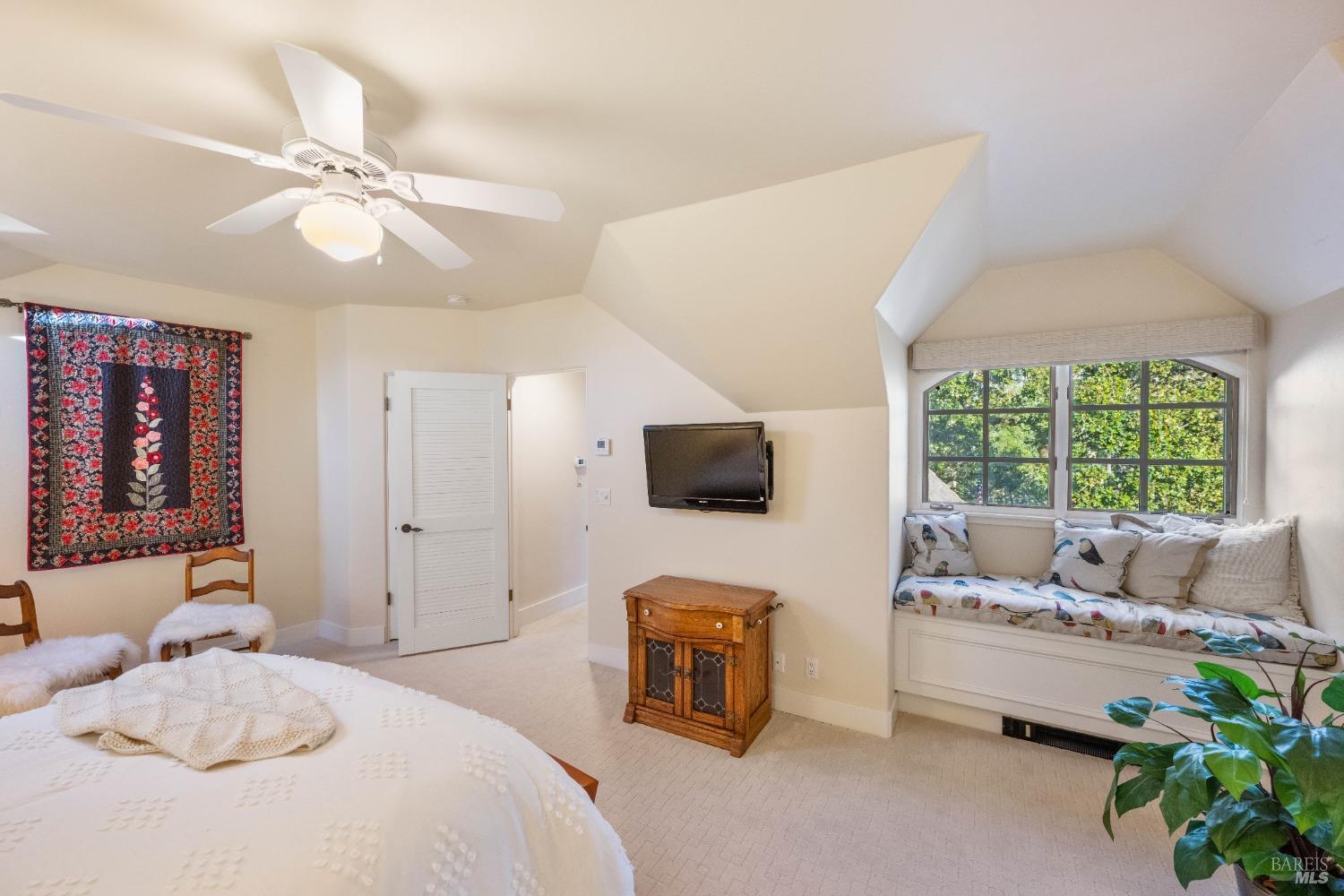 Detail Gallery Image 19 of 33 For 1105 White Oak Dr, Santa Rosa,  CA 95409 - 3 Beds | 3/1 Baths