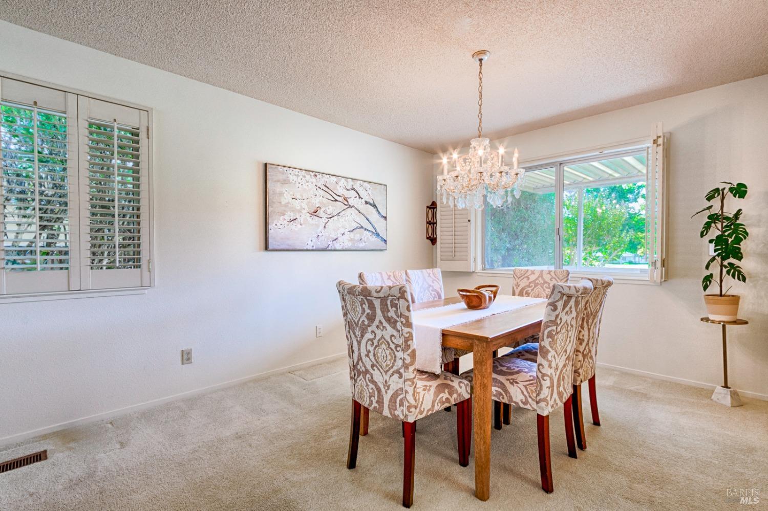 Detail Gallery Image 9 of 43 For 8907 Oakmont Dr, Santa Rosa,  CA 95409 - 2 Beds | 2 Baths