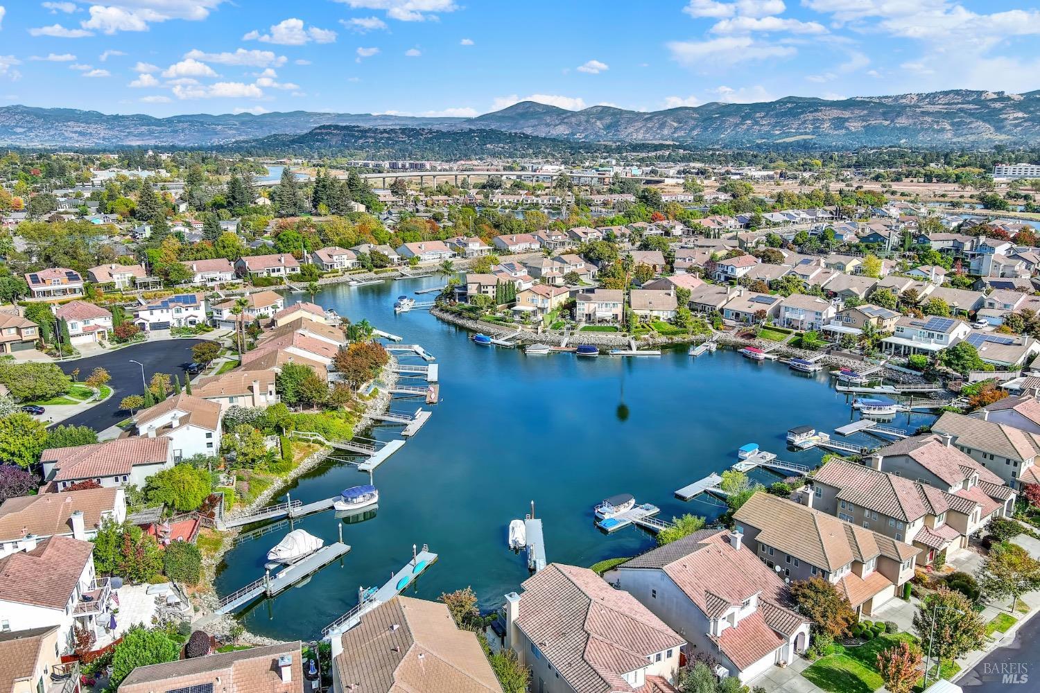 Detail Gallery Image 5 of 75 For 90 S Newport Dr, Napa,  CA 94559 - 4 Beds | 2/1 Baths