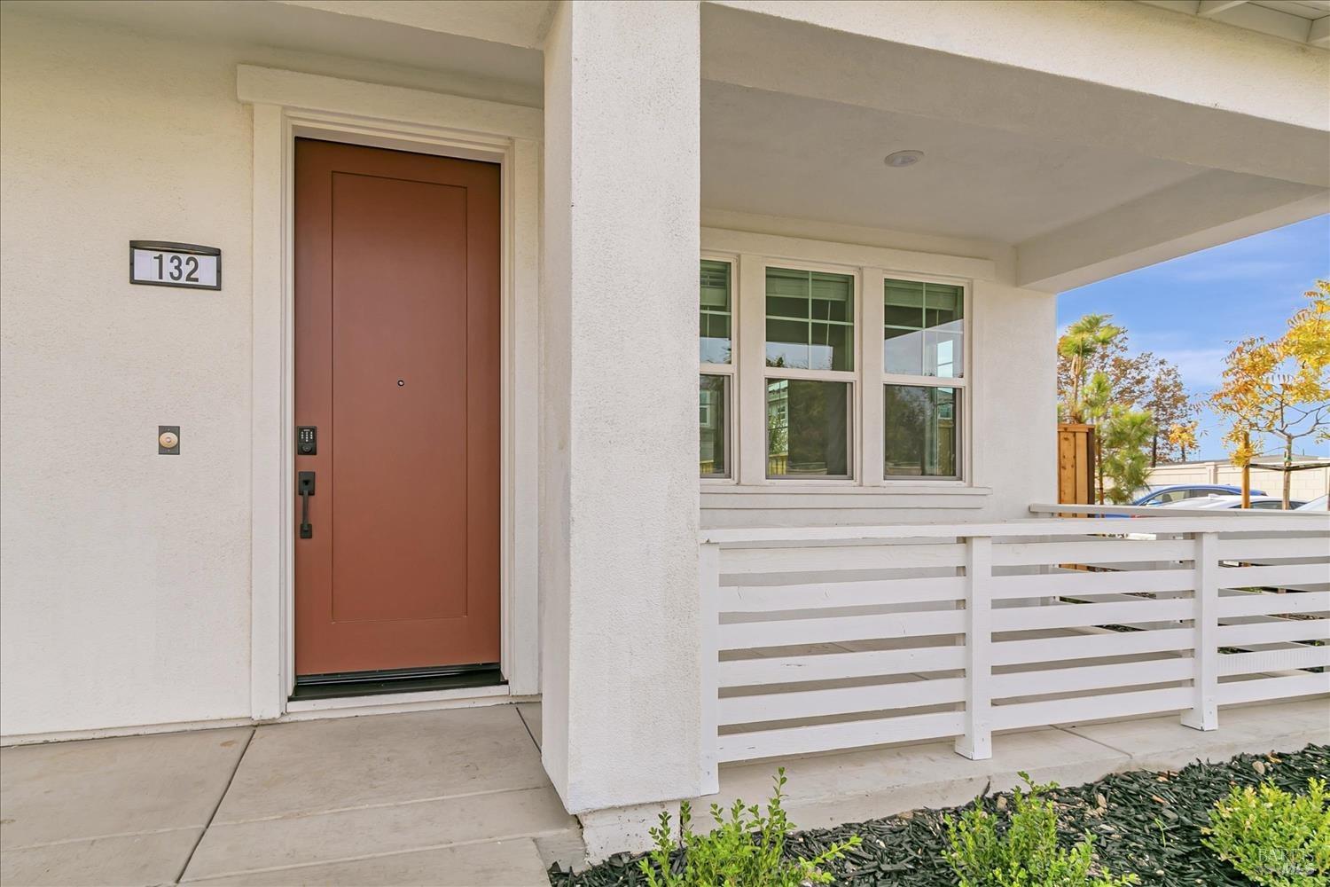 Detail Gallery Image 2 of 21 For 132 Clown Fish St, Suisun City,  CA 94585 - 3 Beds | 2/1 Baths