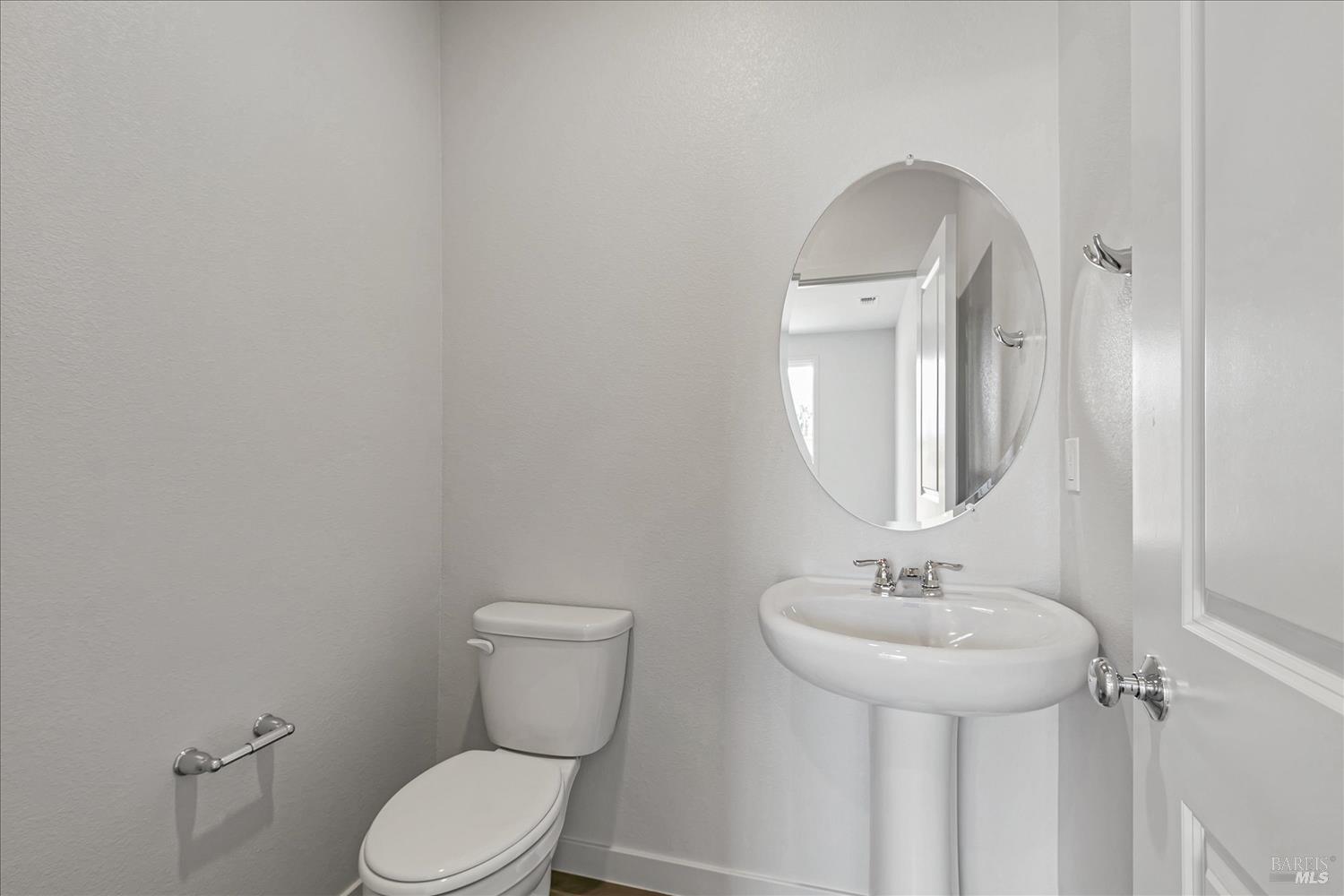 Detail Gallery Image 3 of 21 For 132 Clown Fish St, Suisun City,  CA 94585 - 3 Beds | 2/1 Baths