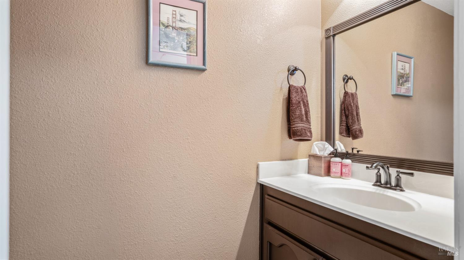 Detail Gallery Image 12 of 25 For 210 Holly Ct, Dixon,  CA 95620 - 3 Beds | 2/1 Baths