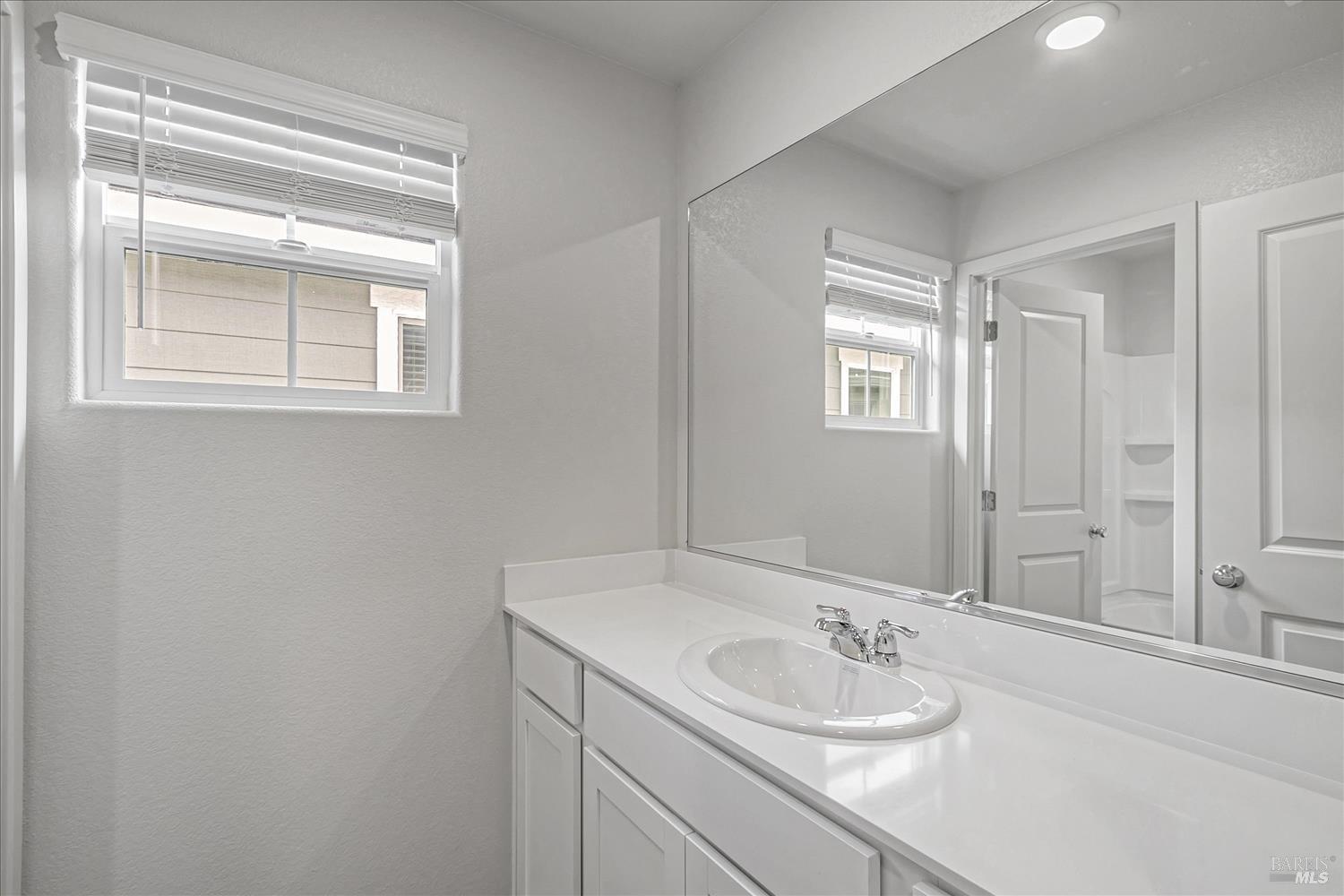 Detail Gallery Image 11 of 21 For 132 Clown Fish St, Suisun City,  CA 94585 - 3 Beds | 2/1 Baths