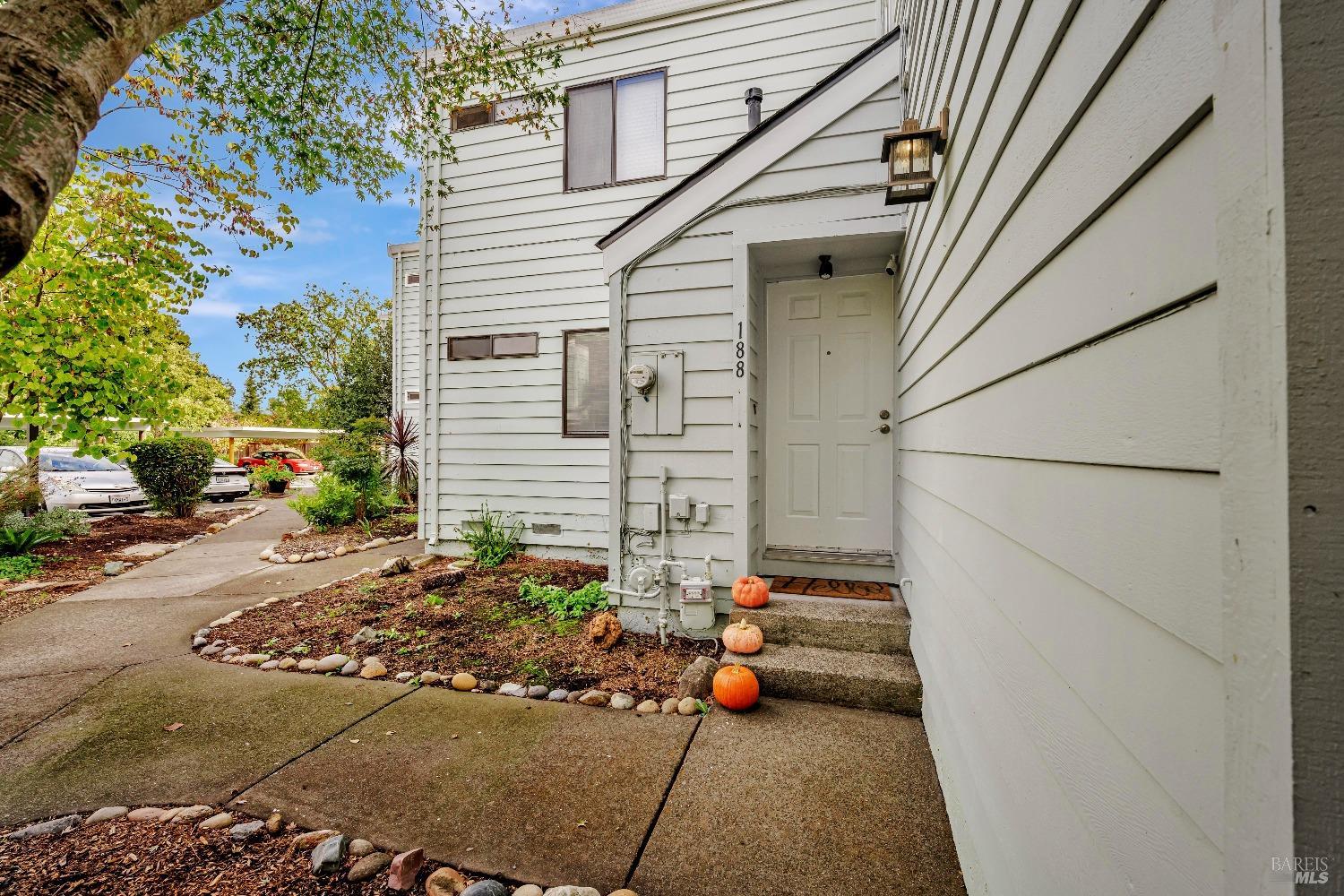 Detail Gallery Image 2 of 20 For 188 Courtyards East Unkn, Windsor,  CA 95492 - 2 Beds | 2 Baths