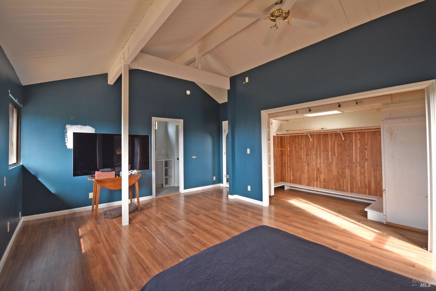 Detail Gallery Image 15 of 27 For 20 Carmel Ct, San Rafael,  CA 94903 - 4 Beds | 3/1 Baths