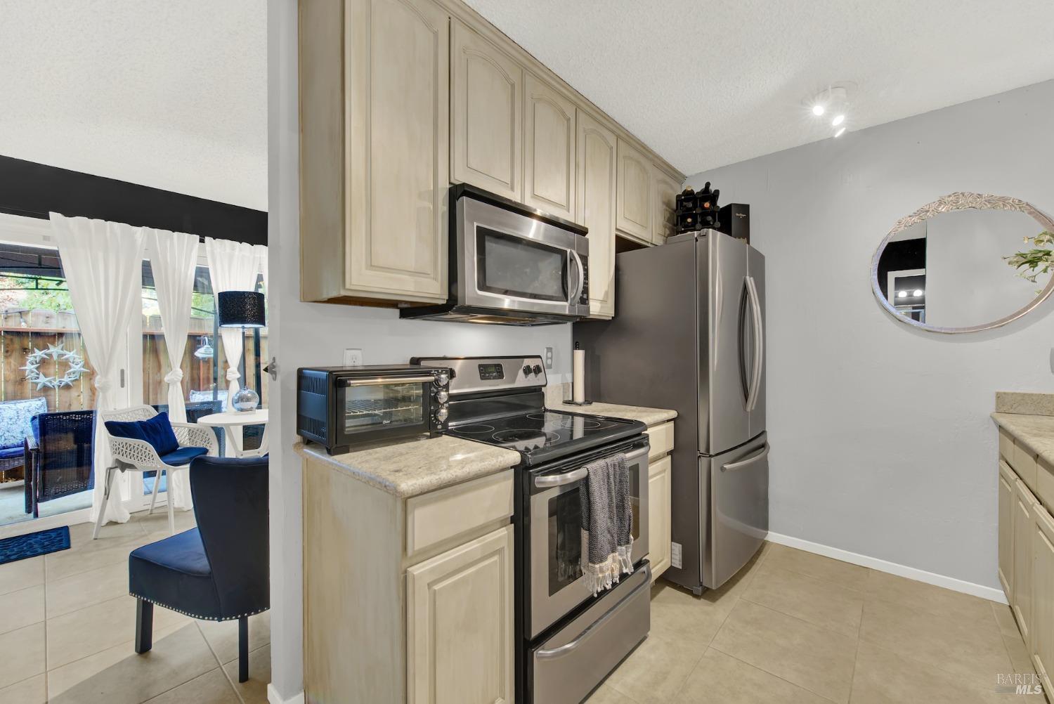 Detail Gallery Image 17 of 61 For 490 Edgewood Dr #22,  Vacaville,  CA 95688 - 2 Beds | 1/1 Baths