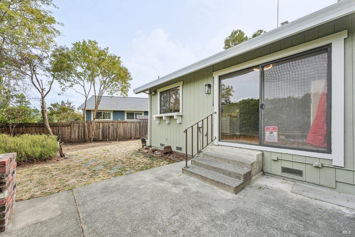 Detail Gallery Image 5 of 40 For 25 Leslie Ct, Novato,  CA 94947 - 3 Beds | 2 Baths