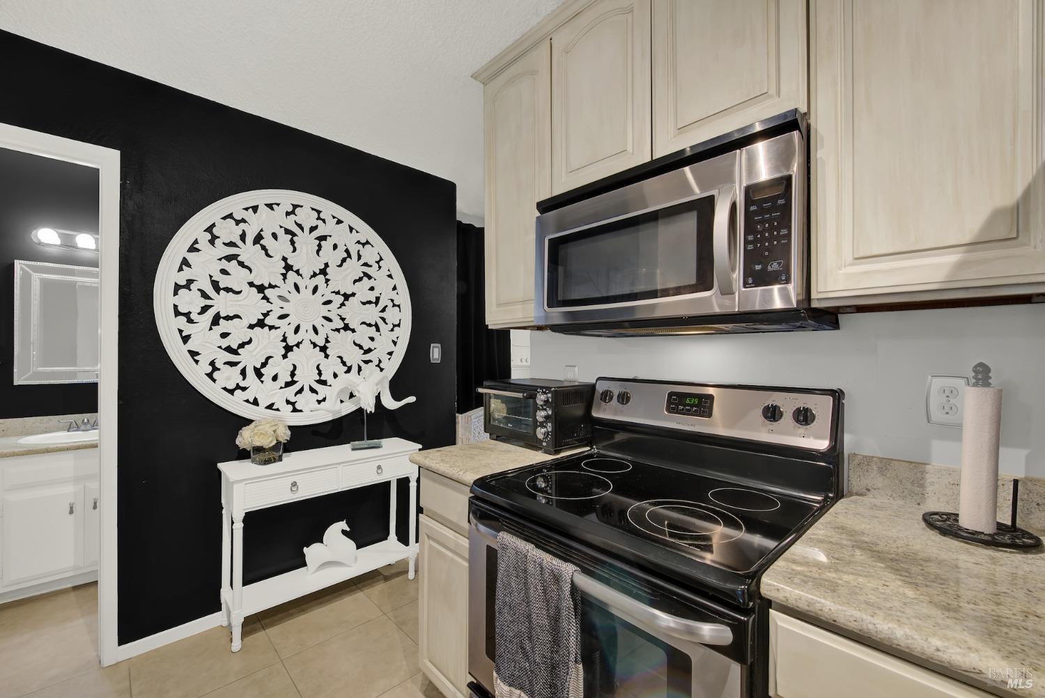 Detail Gallery Image 18 of 61 For 490 Edgewood Dr #22,  Vacaville,  CA 95688 - 2 Beds | 1/1 Baths