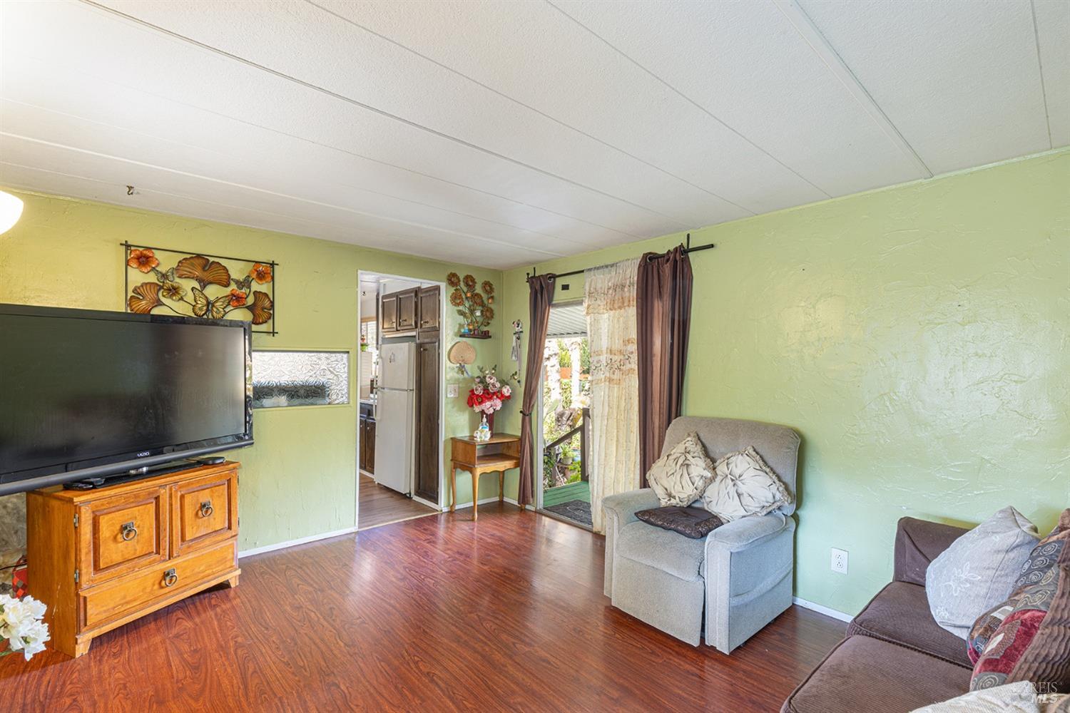 Detail Gallery Image 4 of 16 For 214 Wade Dr 19, Windsor,  CA 95492 - 2 Beds | 1 Baths