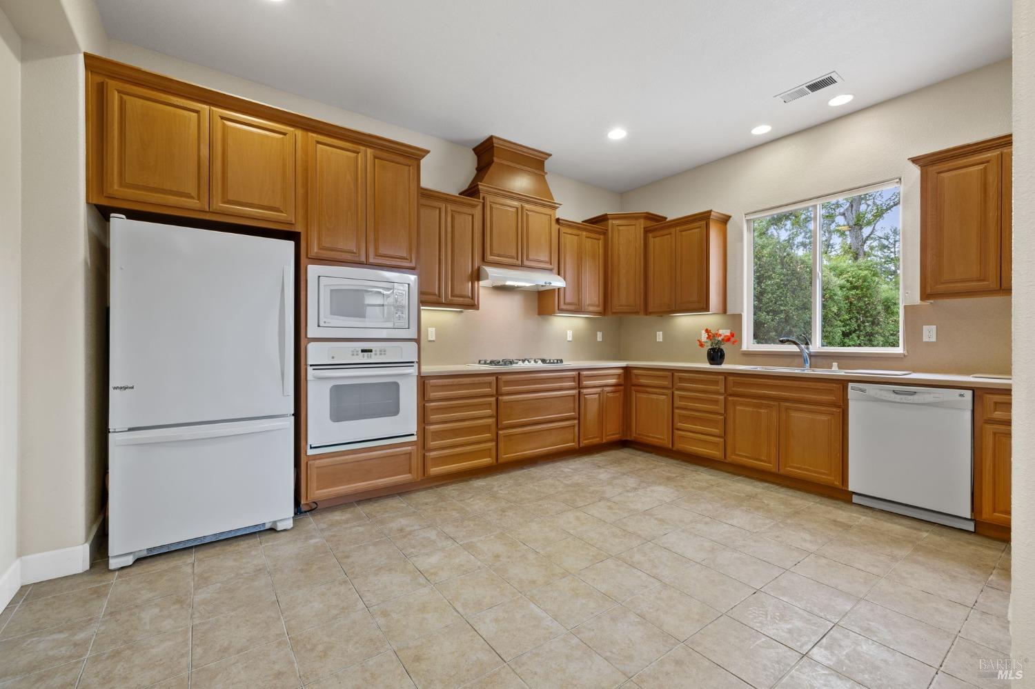 Detail Gallery Image 28 of 62 For 9221 Oak Trail Cir, Santa Rosa,  CA 95409 - 2 Beds | 2 Baths