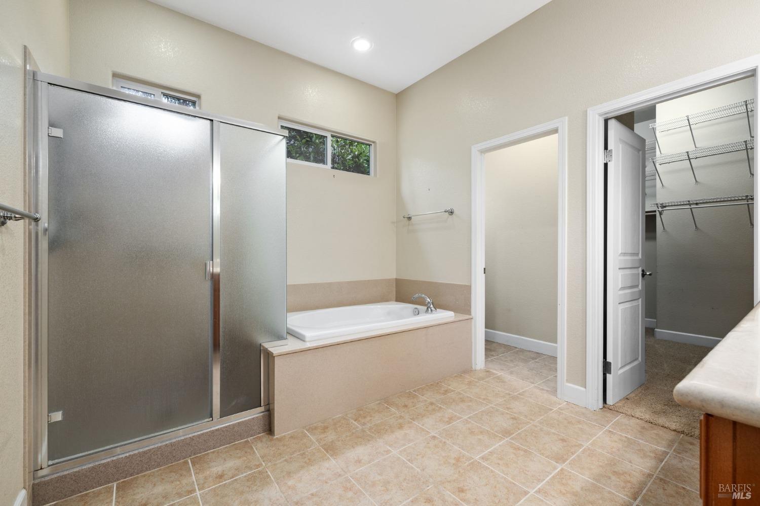 Detail Gallery Image 20 of 62 For 9221 Oak Trail Cir, Santa Rosa,  CA 95409 - 2 Beds | 2 Baths