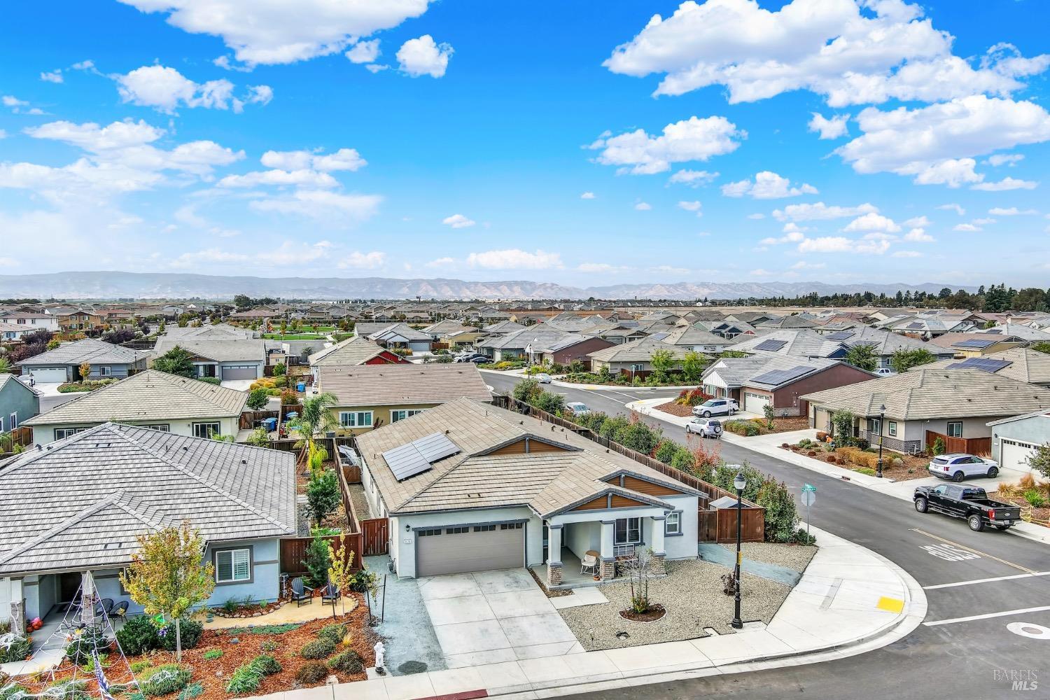 Detail Gallery Image 3 of 97 For 670 S Lincoln St, Dixon,  CA 95620 - 5 Beds | 2 Baths