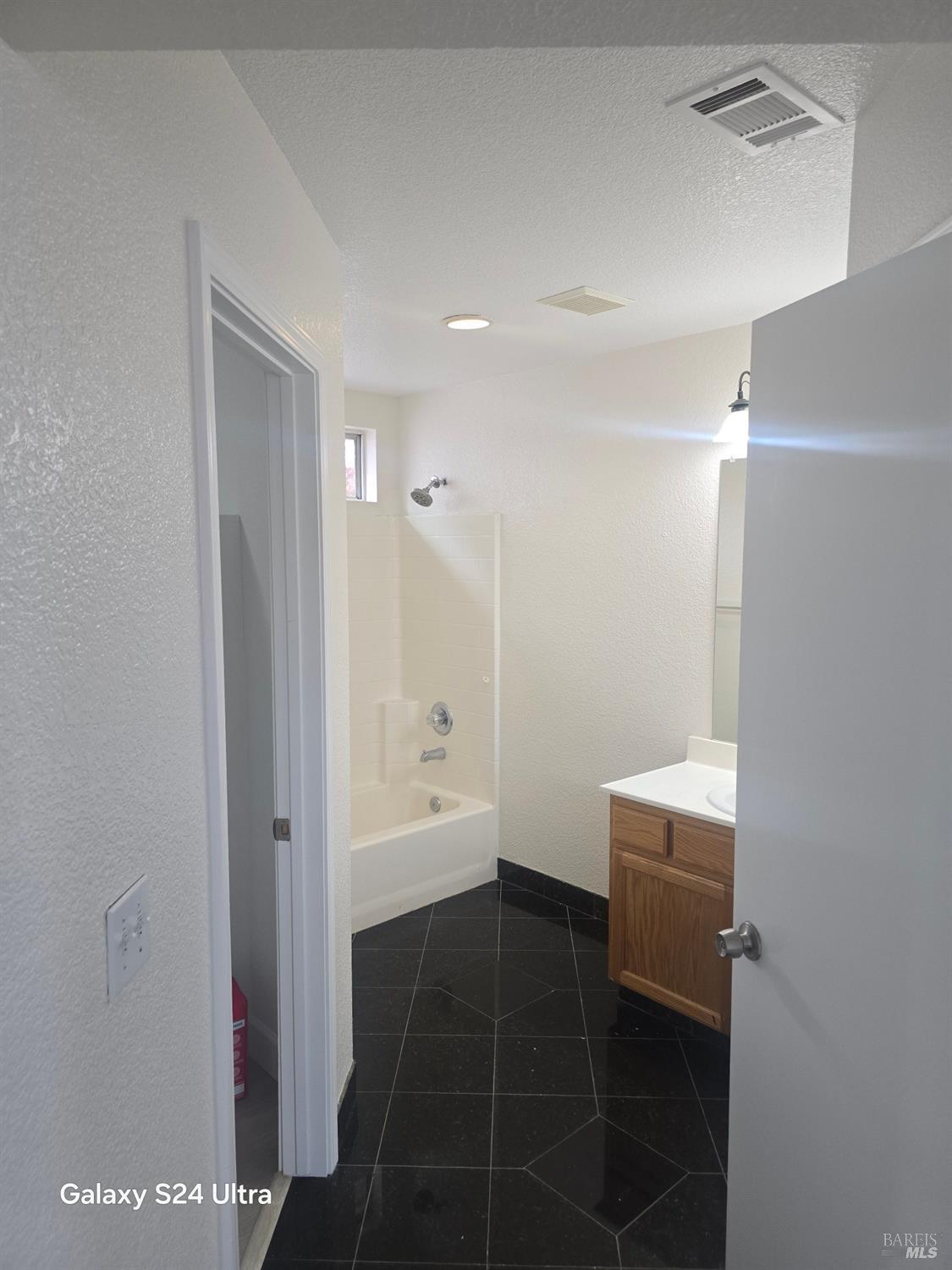 Detail Gallery Image 17 of 32 For 661 Sawgrass Ct, Vacaville,  CA 95687 - 3 Beds | 2/1 Baths