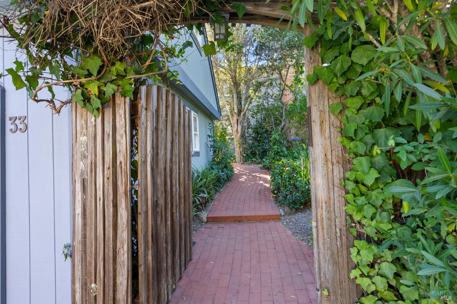 Detail Gallery Image 2 of 47 For 33 Helens Ln, Mill Valley,  CA 94941 - 3 Beds | 2 Baths