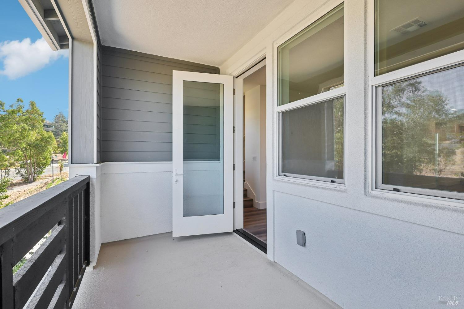 Detail Gallery Image 6 of 57 For 437 Semillion Ln, Santa Rosa,  CA 95403 - 3 Beds | 2/1 Baths