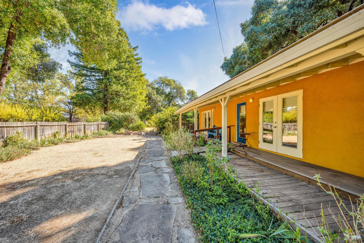 Detail Gallery Image 2 of 33 For 12440 Anderson Valley Way, Boonville,  CA 95415 - 3 Beds | 2/1 Baths