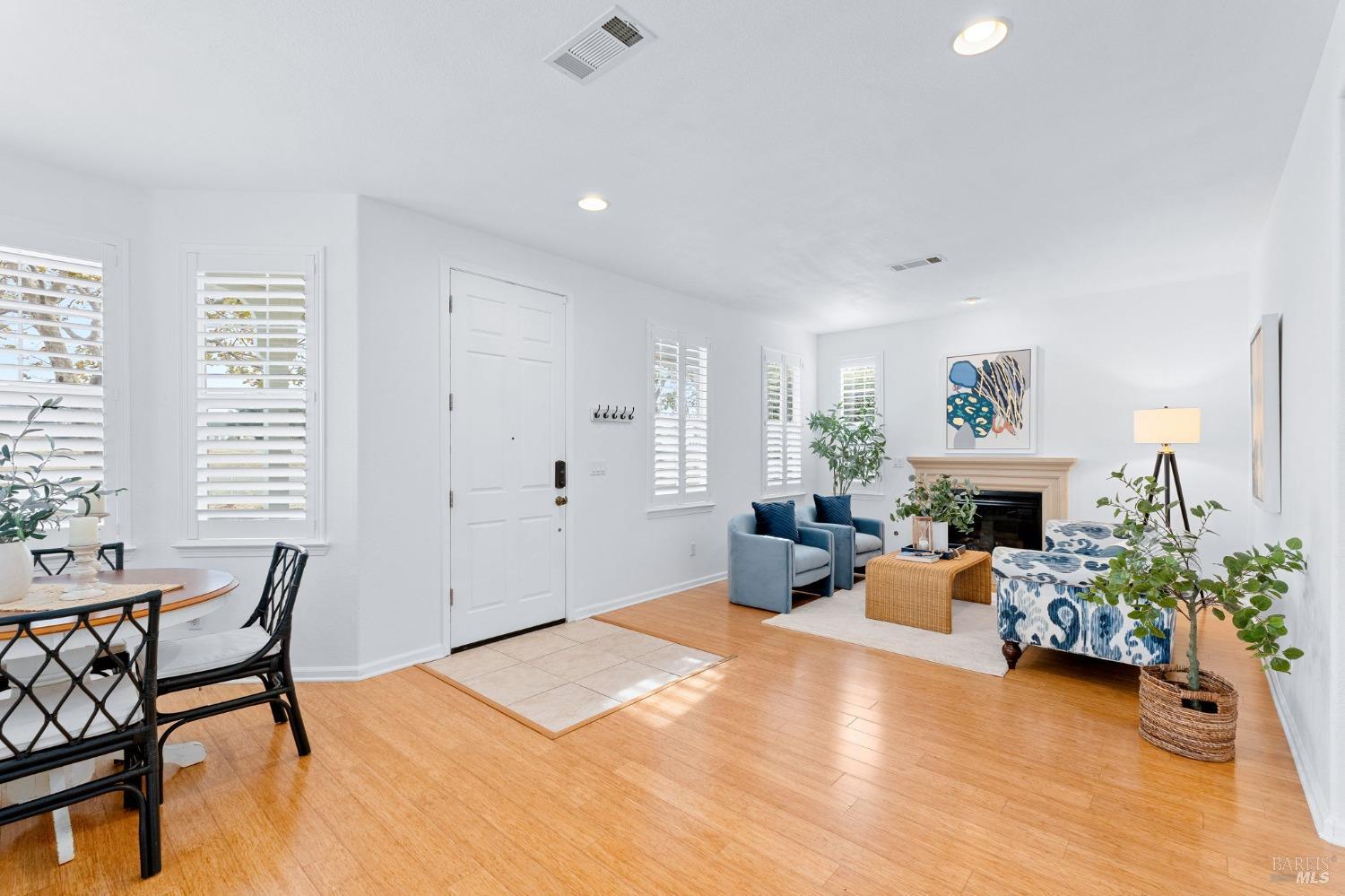 Detail Gallery Image 16 of 63 For 340 Sundance Ave, Vallejo,  CA 94592 - 3 Beds | 2/1 Baths