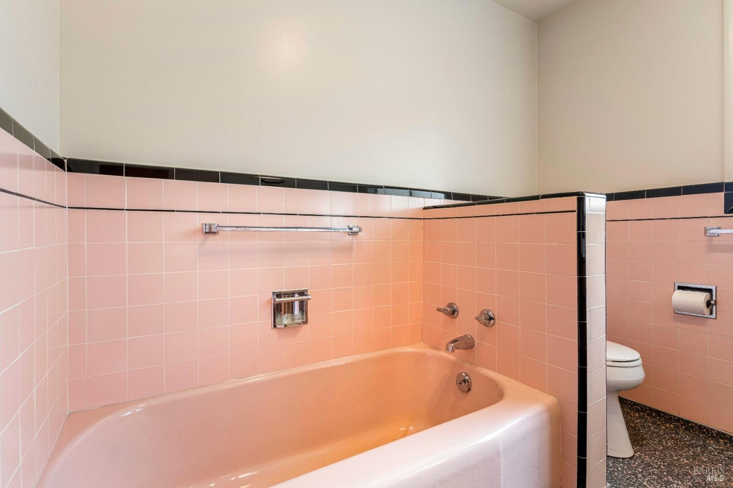 Detail Gallery Image 28 of 41 For Address Is Not Disclosed, Cloverdale,  CA 95425 - 2 Beds | 1 Baths