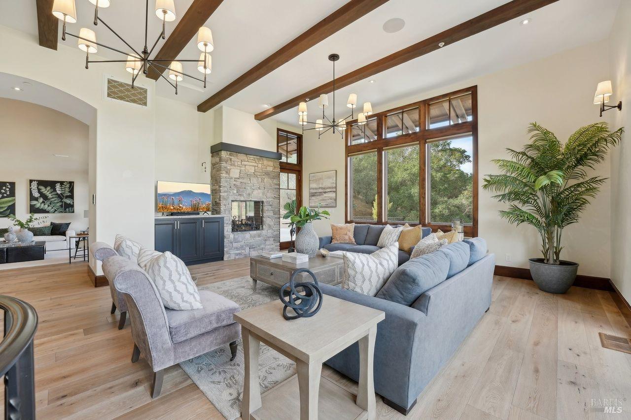 Detail Gallery Image 11 of 81 For 231 Poppy Hill Dr, Healdsburg,  CA 95448 - 5 Beds | 4/1 Baths