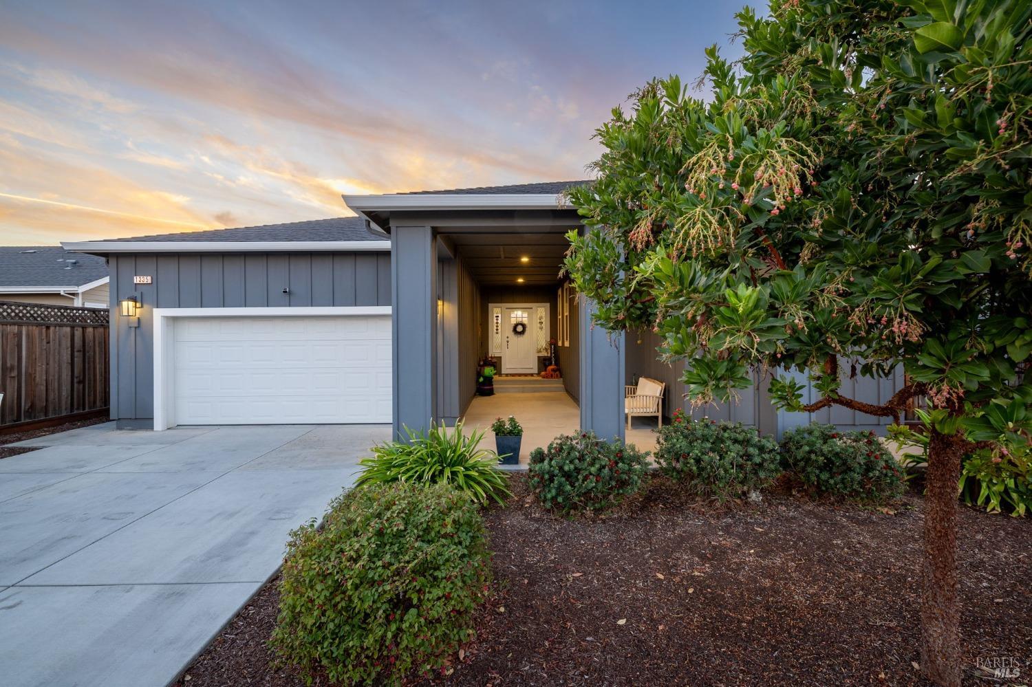 Detail Gallery Image 5 of 40 For 1335 Ridgecrest Ct, Santa Rosa,  CA 95403 - 3 Beds | 2 Baths