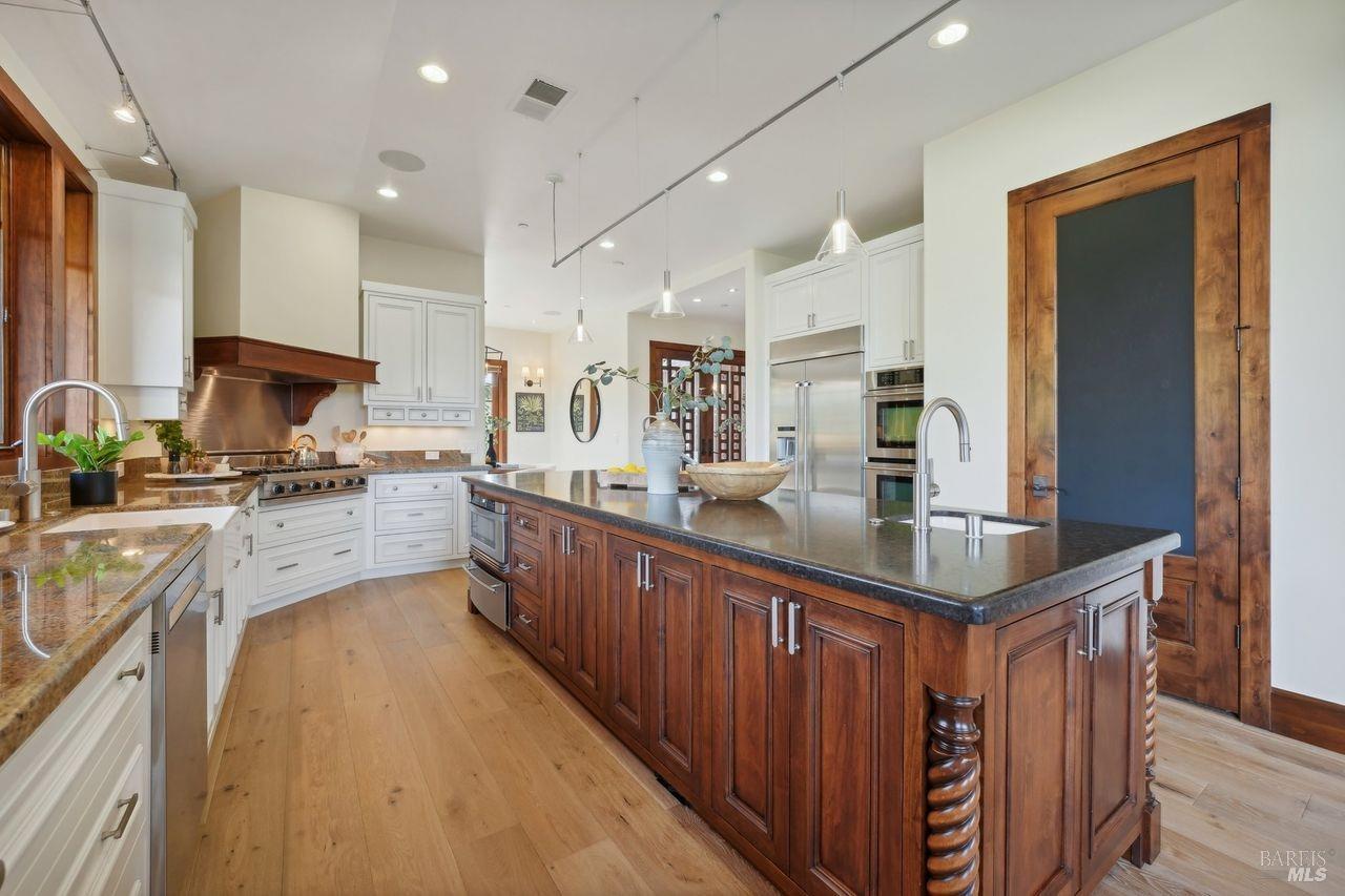 Detail Gallery Image 26 of 81 For 231 Poppy Hill Dr, Healdsburg,  CA 95448 - 5 Beds | 4/1 Baths