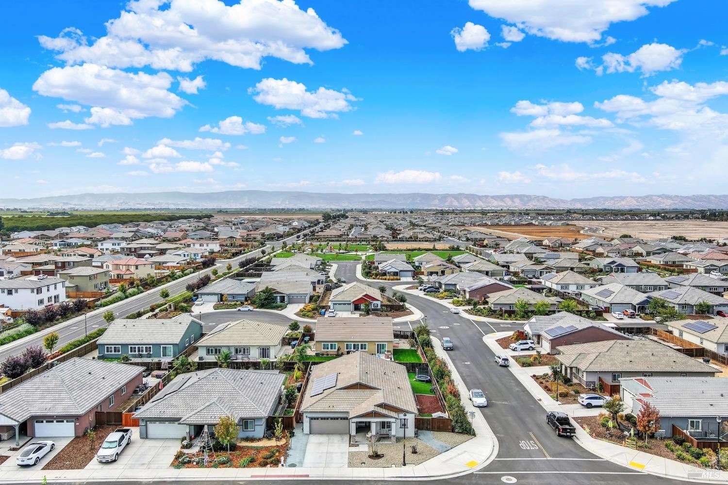 Detail Gallery Image 2 of 97 For 670 S Lincoln St, Dixon,  CA 95620 - 5 Beds | 2 Baths